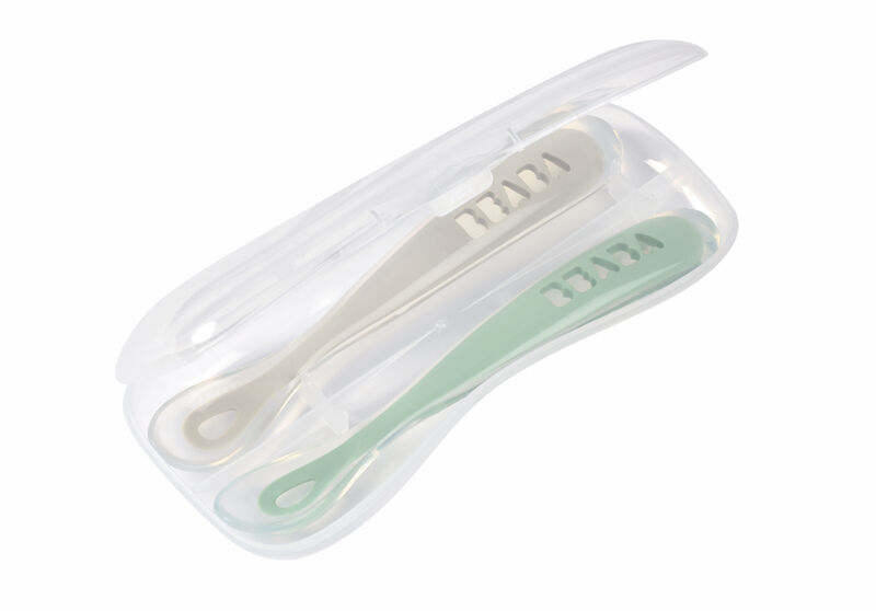 SET DE 2 CUCHARAS+ESTUCHE PRIMERAS COMIDAS SILICONA  GRIS+VERDE SALVIA