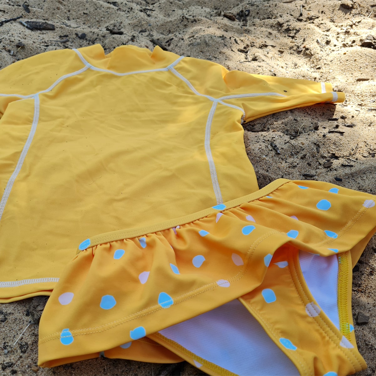 BRAGA BIKINI BTBOX UPF 50+ LUNARES MOSTAZA 12-24 MESES