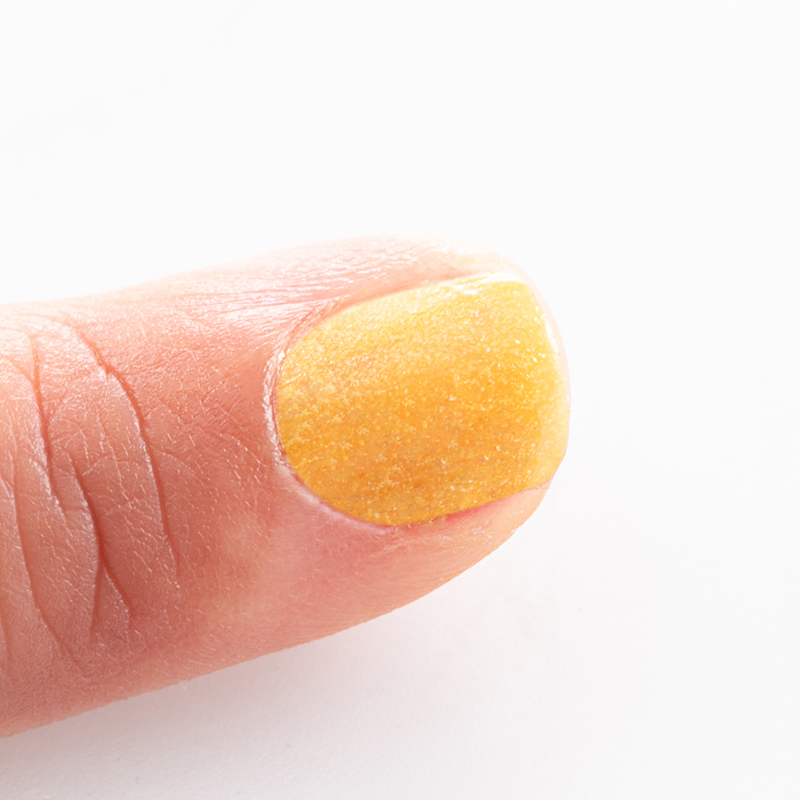 ESMALTE DE UÑAS AL AGUA NAMAKI DORADO