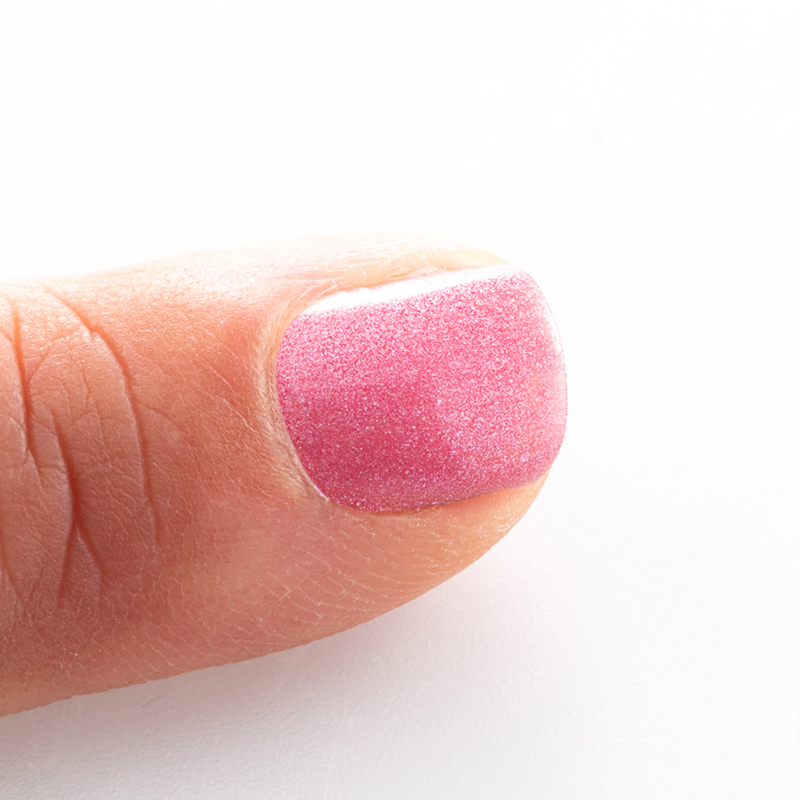 ESMALTE DE UÑAS AL AGUA NAMAKI ROSA
GLITTER