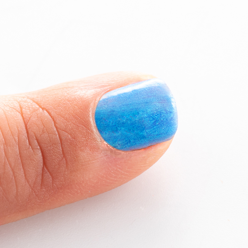ESMALTE DE UÑAS AL AGUA NAMAKI AZUL
ELECTRICO