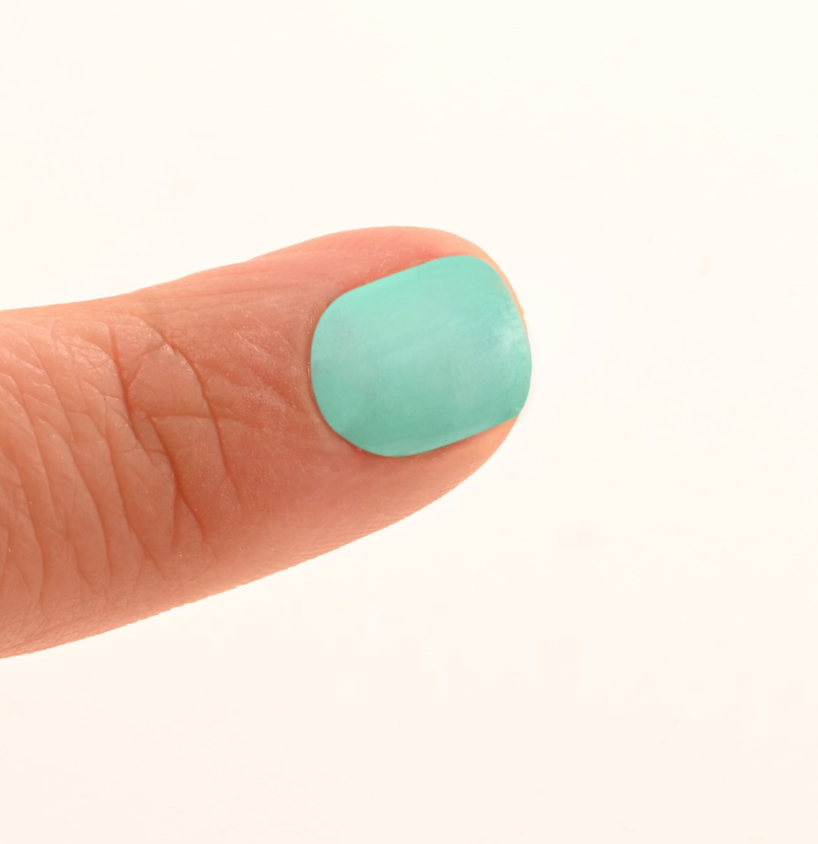 ESMALTE DE UÑAS AL AGUA NAMAKI VERDE
AGUA