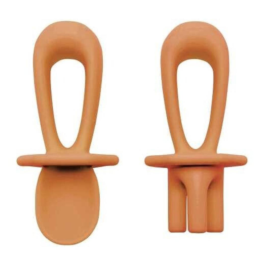CUBIERTOS DE APRENDIZAJE SILICONA CANELA